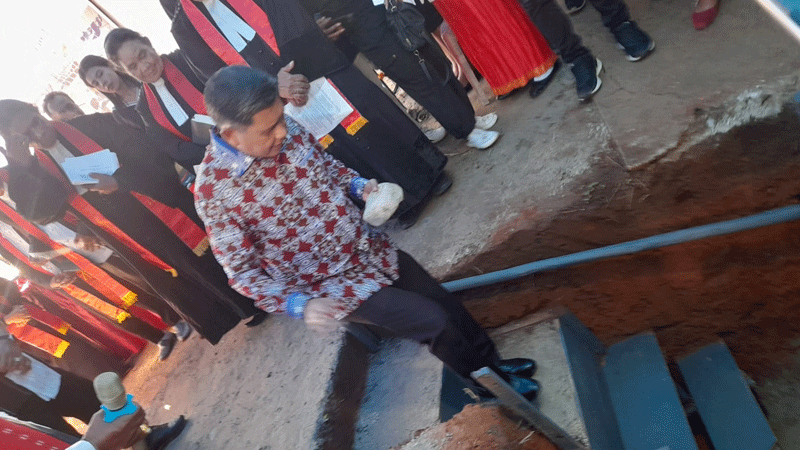 Peletakan Batu Penjuru Gedung Pembinaan Umat Sektor Pniel Jemaat GPM Halong Anugerah