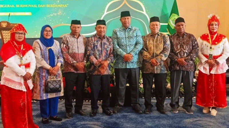 Berkontribusi Penguatan Fungsi Penais, Menteri Agama Beri Penghargaan ke Wali Kota Ambon