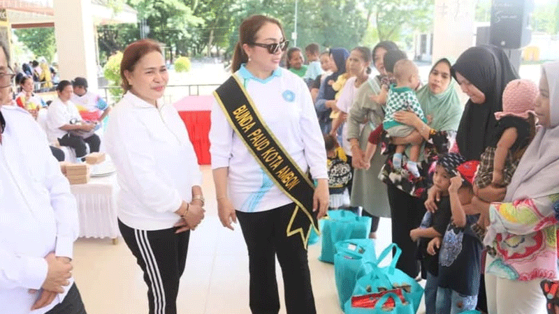 Pemkot Ambon dan TP-PKK Beri 286 Paket Makanan Sehat ke Anak Stunting