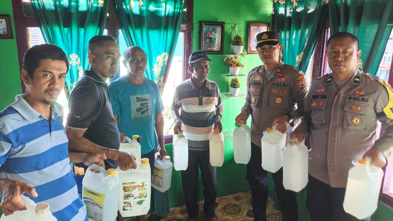 Polsek Namlea Amankan Ratusan Liter Sopi di Desa Jamilu dan Sanleko