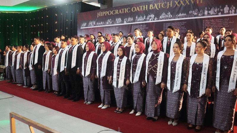 Fakultas Kedokteran Unpatti Lahirkan Lagi 71 Dokter Baru