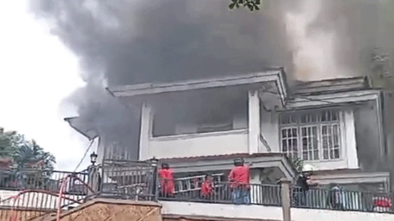 Korsleting Diduga Penyebab Kantor Jemaat GPM Imanuel Karpan Terbakar