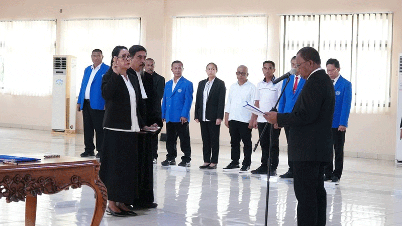 Laturette Resmi Pimpin Fakultas Hukum Unpatti, Rektor: Terus Bekerja dengan Integritas