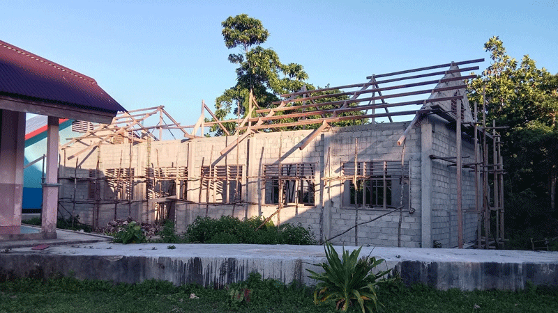 Proyek Revitalisasi SMP 12 SBT Belum Rampung