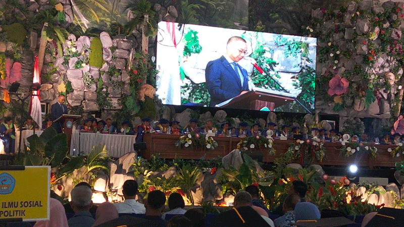 Wakil Ketua MPR RI Orasi Ilmiah di Dies Natalis ke-63 dan Wisuda Unpatti, Soroti Disrupsi Global