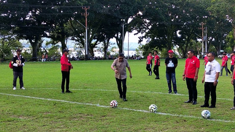 Buka Soekarno Cup U-17 Antarkampung Zona I Pulau Ambon, Wali Kota: Junjung Tinggi Sportivitas!