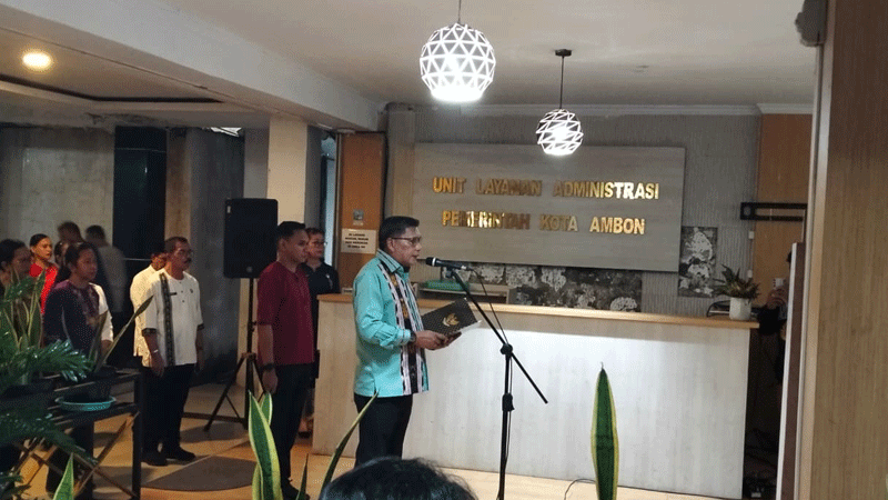 Pemkot Ambon Upacara Peringati Hardiknas ke-67