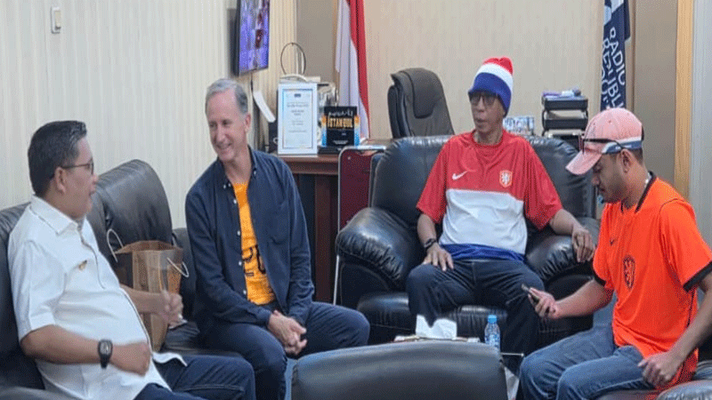 Kunjungi Ambon, Dubes Belanda Ikut Nobar